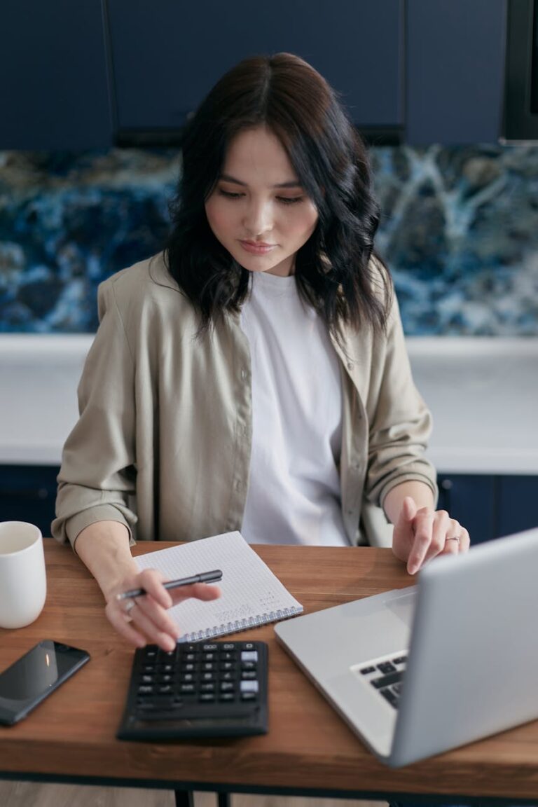 How to Stay Focused While Working: Daily Habits That Boost Concentration and Efficiency